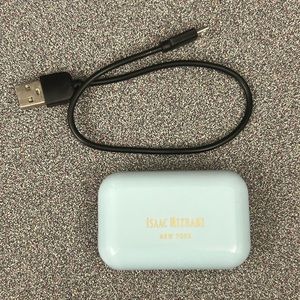 Isaac Mizrahi Earbuds